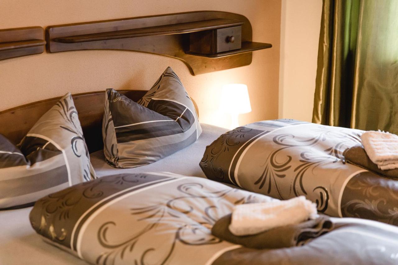Gaestehaus Friedlich เชอเนา อัม เคอนิกเซ ภายนอก รูปภาพ